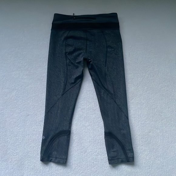 Lululemon Inspire Crop II *All Luxtreme - Picture 8 of 9